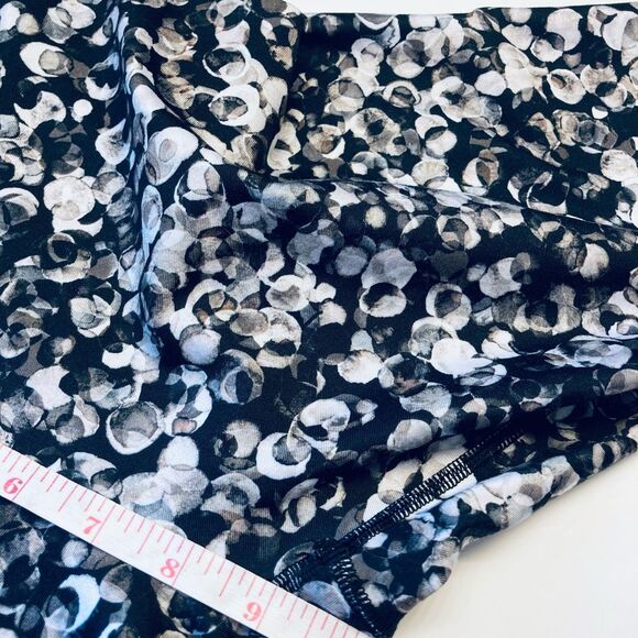 FABLETICS Powerhold Mid Rise Legging Print‎ Medium - Picture 9 of 9